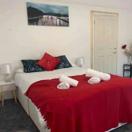Balham, South London Spacious Guest House 5, 6 Rooms Available